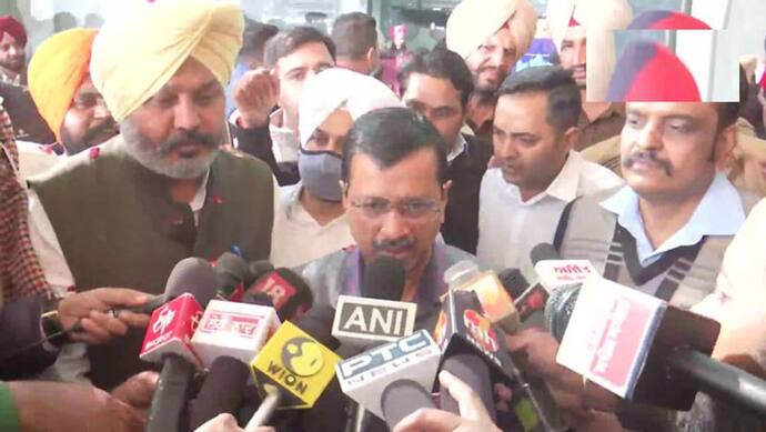 Punjab Assembly Elections:केजरीवाल बोले- CM चन्नी पर रेत चोरी के आरोप, बताएं कैबिनेट में कितने रेत चोर और हैं?