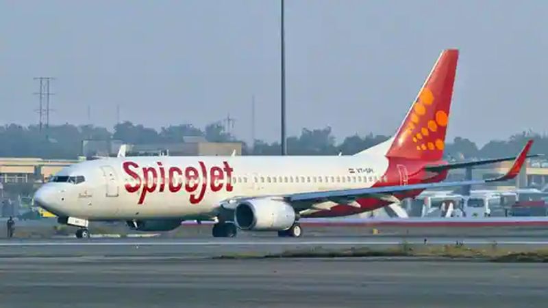 Passenger trapped for 100 minutes in Mumbai-Bengaluru flight toilet due to door malfunction etj