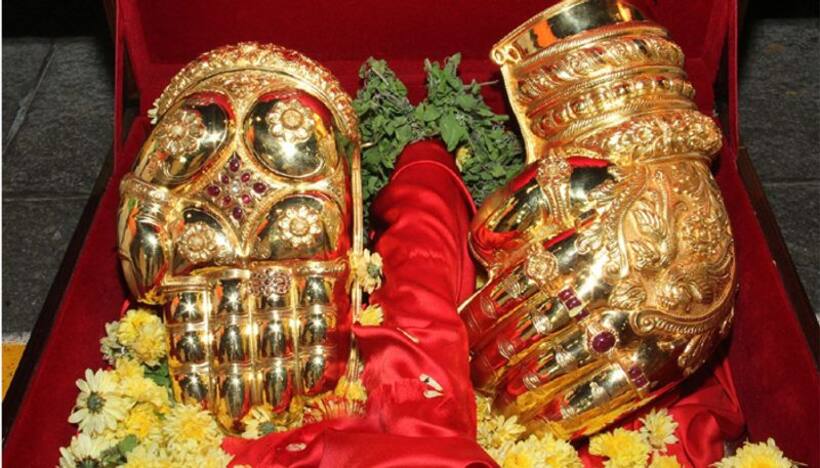 శ్రీ‌వారికి వజ్రాలు, కెంపులు పొదిగిన బంగారు వరద కటి హస్తాలు విరాళం.. విలువ రూ.3 కోట్ల పైనే