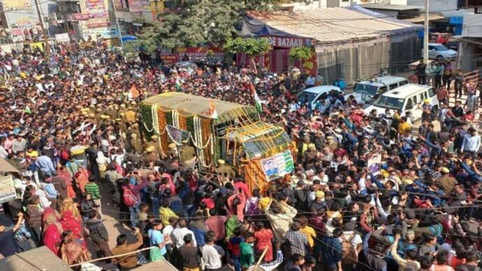 Helicopter Cresh में शहीद हुए विंग कमांडर पृथ्वी सिंह हुए पंचतत्व में विलीन, मासूम बच्चों ने दी मुखाग्नि