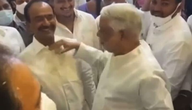 TRS MP Keshava Rao Hugs Etela Rajender details here