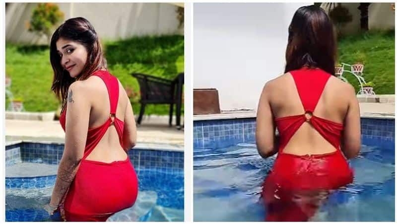 Dharsha Gupta Hot: பிகினி உடையில் பீச்சில் ஆட்டம் போட்ட 'தர்ஷா குப்தா'..என்ன பாட்டுக்கு தெரியுமா? வைரல் வீடியோ