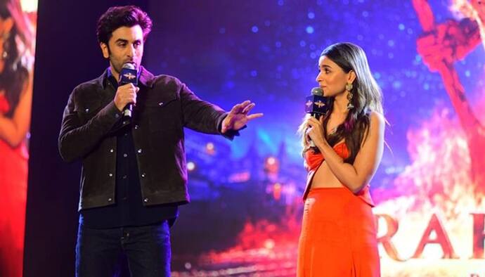 Ranbir kapoor को आलिया भट्ट लगती हैं पटाखा, Alia Bhatt के सुपरमैन हैं रणबीर, देखें उनके प्यारवाला Video