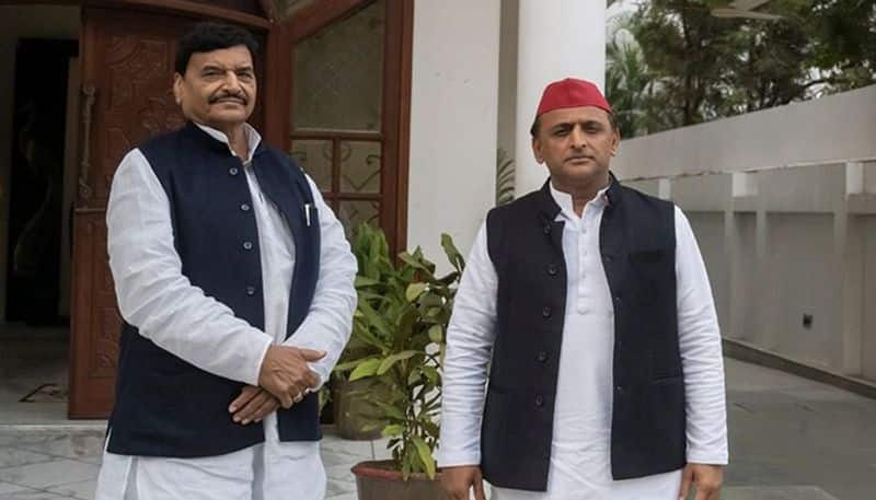 UP Election 2022 Samajwadi Party chief Akhilesh Yadav forms alliance with Shivpal Singh Yadav PSPL gcw