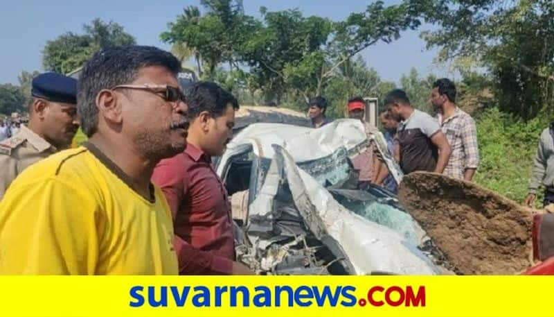 KSRTC bus and Car accident at nyamathi in Davanagere 4 died rbj