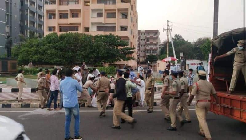 CM Jagan visits Visakhapatnam sudden dharna on convoy route