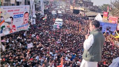 अमेठी का किला जीतने पैदल निकले Rahul- Priyanka,  भाई-बहन की पदयात्रा में उमड़ा लोगों का हुजूम, देखिए तस्वीरें