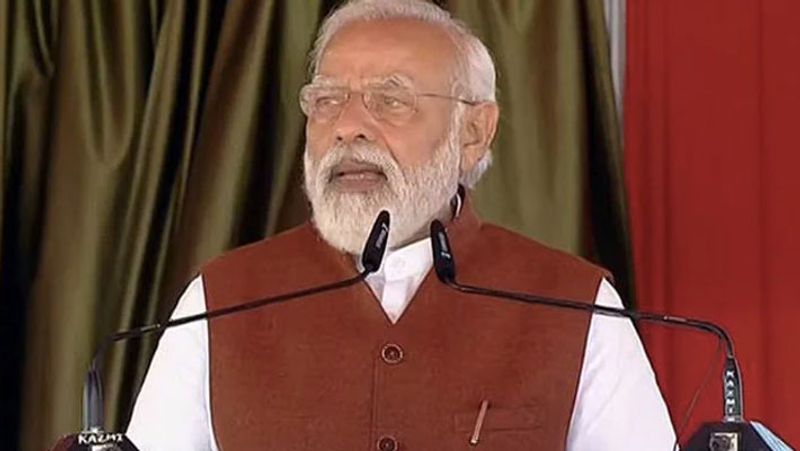 PM Modi calls for caution at review meet amid Omicron alarm pod