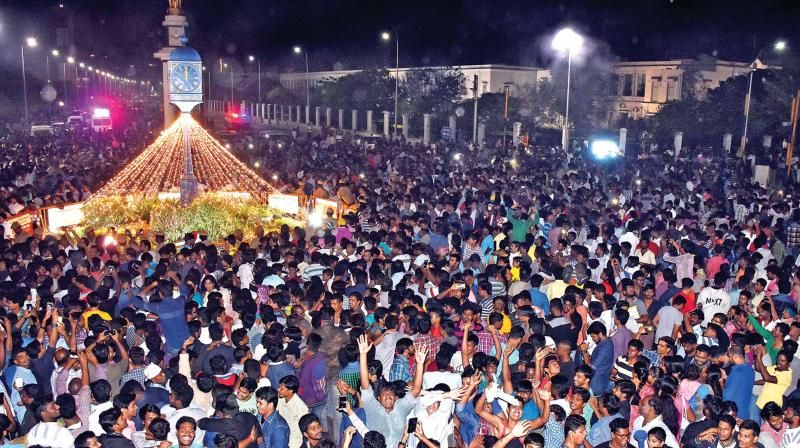 Omicron in India: Delhi bans Christmas, New Year celebrations amid surge in cases-dnm