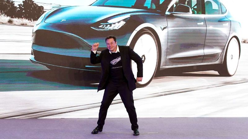 Twitter Storm: Tesla valuation down $126 billion amid investor worry