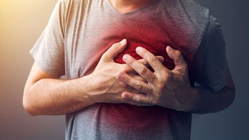 Anxiety to back pain: Here are 11 heart attack warning signs you should never ignore RCB