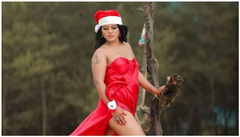 jeeva nambiar xmas photoshoot viral