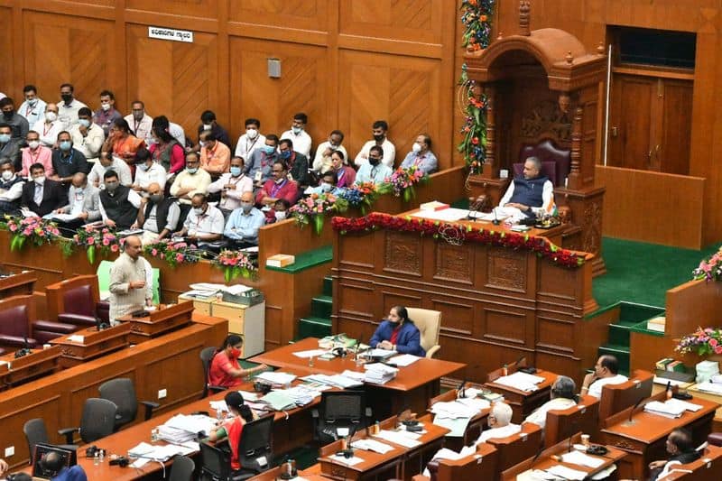 Karnataka Legislative Session at Suvarna Soudha Ends With Interesting Notes rbj