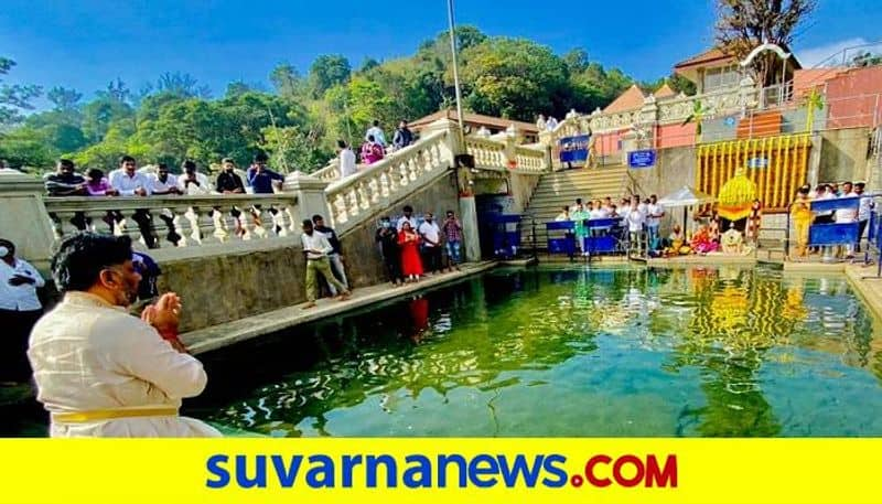 DK Shivakumar Worships  to Kaveri for Success of Mekedatu Rally grg