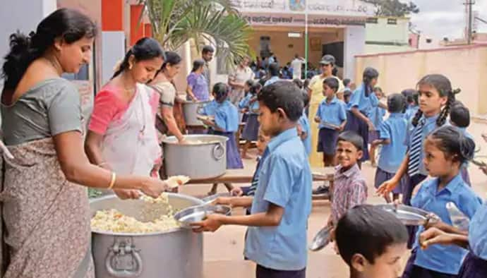 उत्तराखंड के स्कूल में दलित छात्रों ने सवर्ण के हाथ से बने मिड-डे मील का किया बहिष्कार, CM ने दिए जांच के आदेश