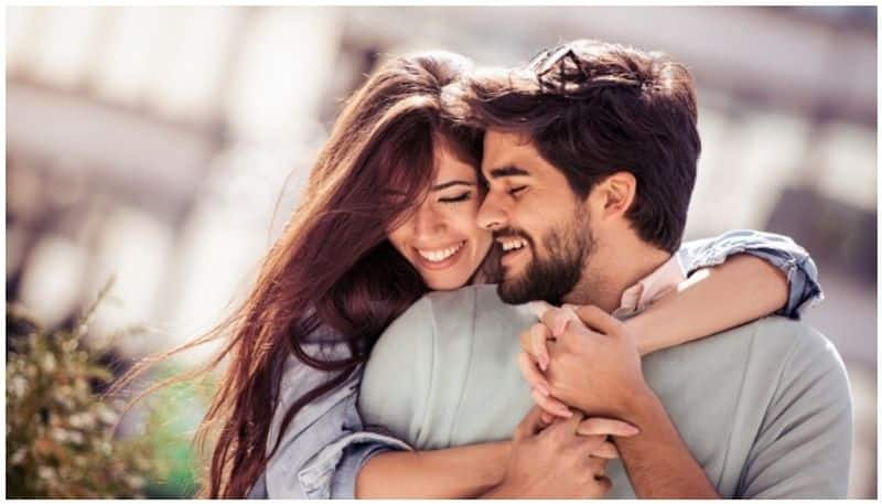 These signs that show someone loves you full details are here