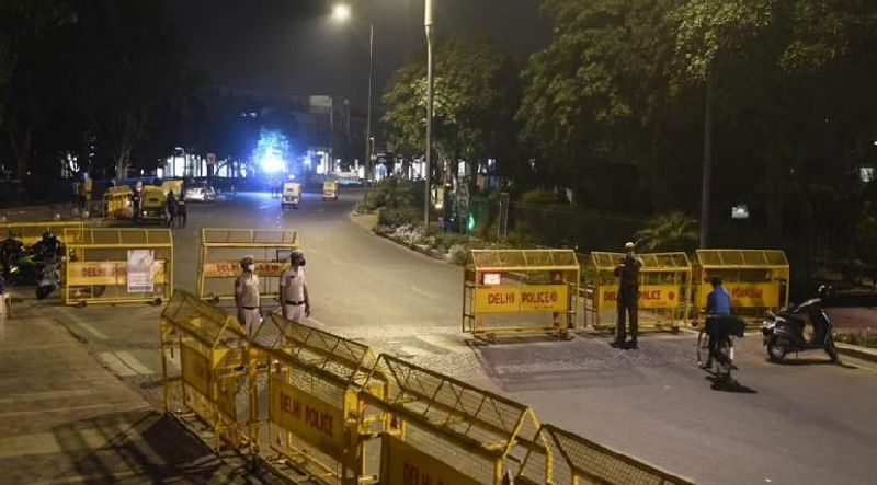 More precautions are taken as omicron cases are rising in india, Night curfew imposed in delhi