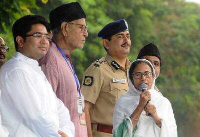 RoundUp 2021: মমতা নাকি অভিষেক, বিধানসভা থেকে শুরু করে পুরযুদ্ধ শেষে জনপ্রিয়তার শীর্ষে কে