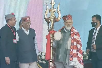 PM Modi in Himachal: विपक्ष पर हमला, विकास की बात, पीएम मोदी के दौरे को लेकर दिखा गजब का उत्साह, देंखे तस्वीरे