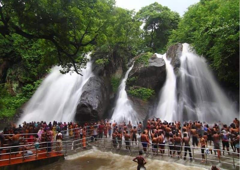 In Tamil Nadu various places are being banned ahead of the New Year due to fear of Omicron