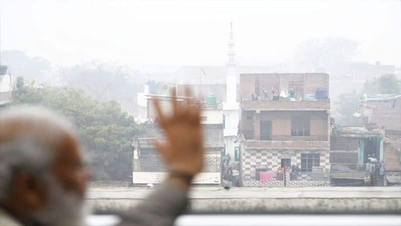 Kanpur PM Modi takes metro ride; advises IIT-Kanpur students to choose challenge over comfort-dnm