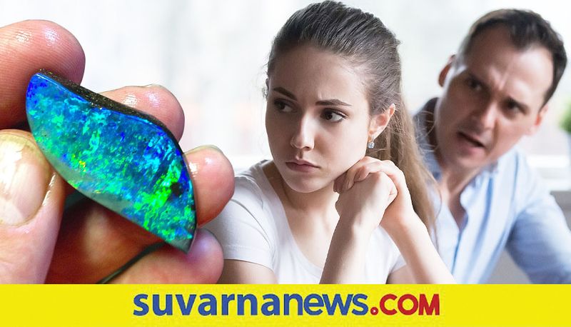 Wearing opal gemstone improves relationship