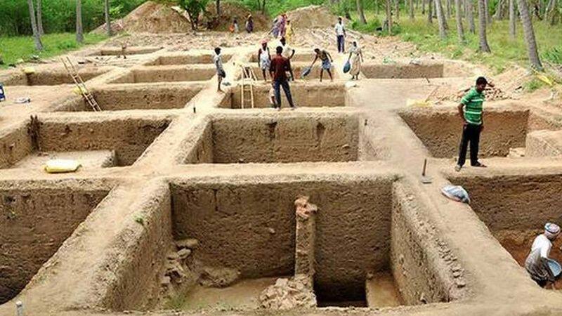 keezhadi open museum ... Farmers refusing to give up land