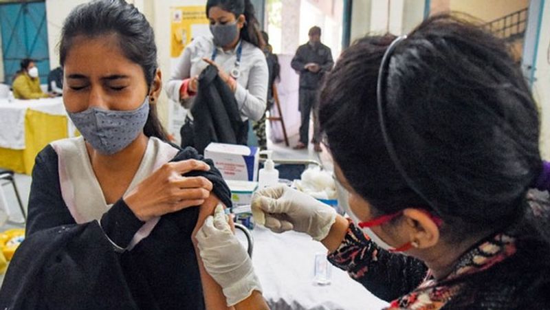 more than 164 crore covid vaccine doses provided to states and uts, says central government