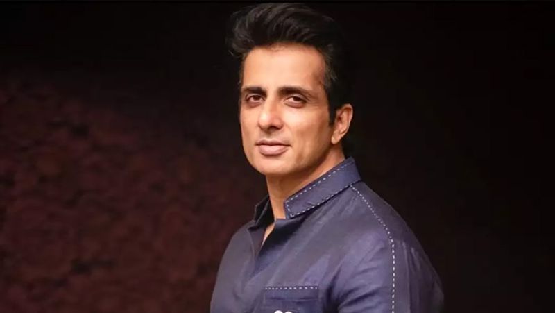 Punjab Election 2022 Police confiscates Sonu Sood s car orders him to stay at home gcw