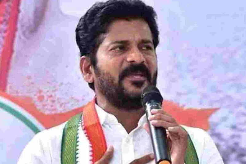 tpcc chief revanth reddy gets emotional at bhagyalakshmi temple ksp