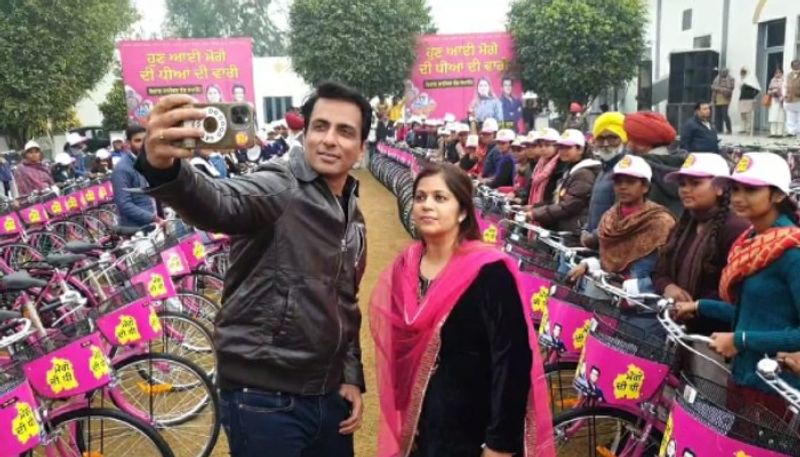 real hero sonu sood distribute 1000 biclycles to school girls and social workers