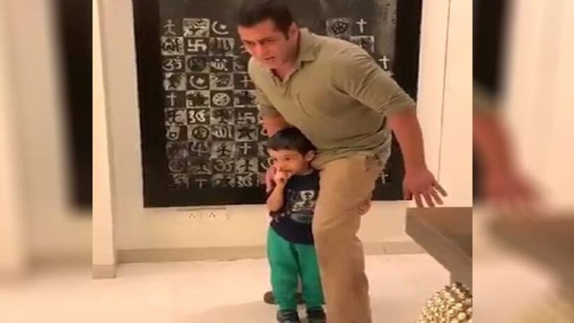 Salman khan को भांजे आहिल ने बनाया 'मामू', Viral Video देख फैंस बोले भाई का पोपट हो गया