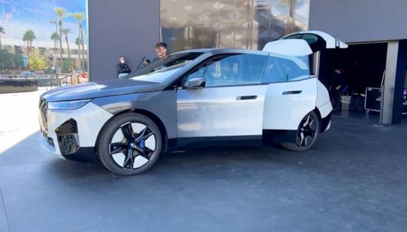 BMW takes one notch up! You can change car colour with touch of button; Watch clip