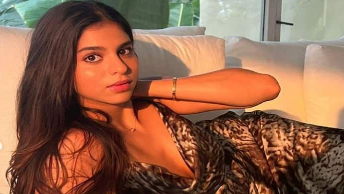 Shahrukh Khan की लाडली Suhana Khan हॉट ड्रेस में लेटे आई नजर,  चमकते चेहरे को देख फैंस ने दिया कुछ ऐसा रिएक्शन