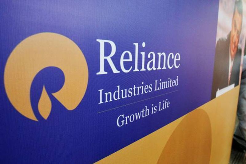 Centre cuts gas price for Reliance to 9point87 dollars; CNG, PNG rate remains same