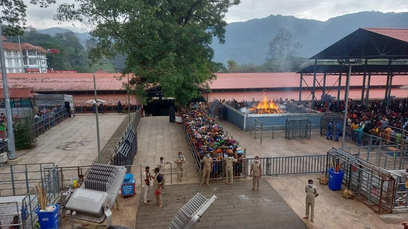 shops and hotels over charges sabarimala pilgrims in sannidhanam collector takes action etj