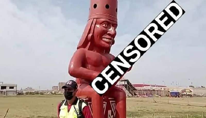 Huaco Erotico Moche statue with giant penis attacked