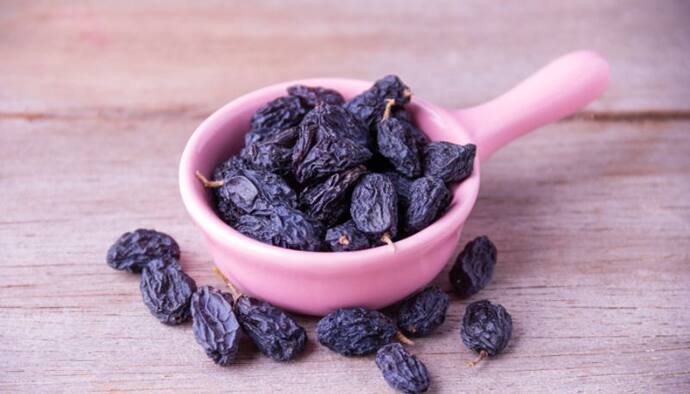 black raisins