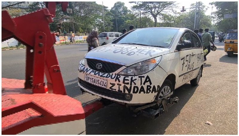 Police  have taken into custody a vehicle carrying anti PM words in Pattom