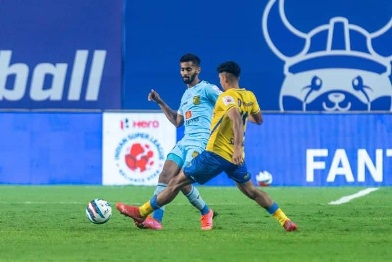 ISL 2021-2022: Alvaro Vazquez scores for Kerala Blasters against Hyderabad FC to make it 1-0 in first Half