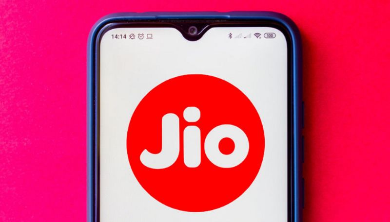 Jio Users Can Now Set Standing Instructions for Prepaid Recharge via UPI Auto Pay mnj