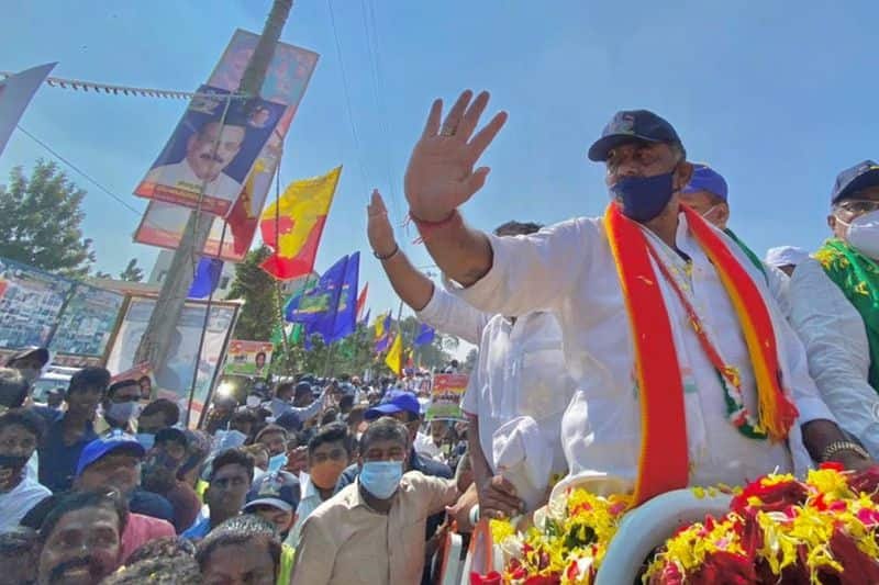 Mekedatu Padayatre Is For  DK Shivakumar's Political Gains: Sriramulu rbj