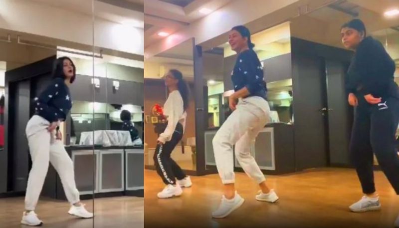 Sushmita sen dance with daughters viral