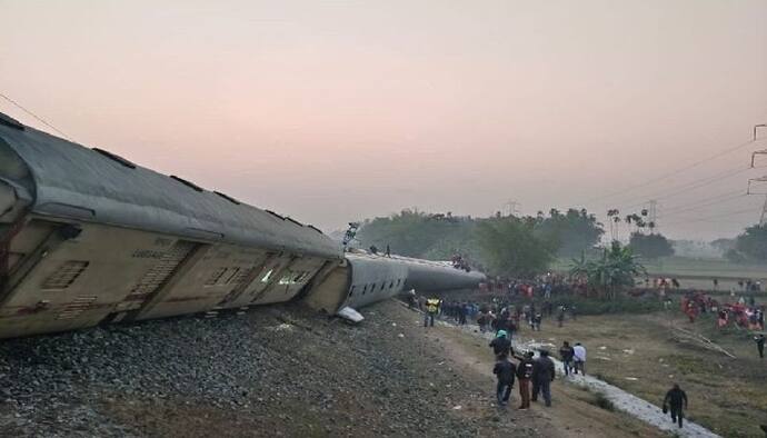 আড়াই বছরের কন্যা সন্তানের সঙ্গেই শেষ যাত্রায় বিকানের এক্সপ্রেস দুর্ঘটনায় মৃত বাবা