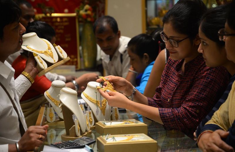 Gold prices today February 16 Why Kerala gold price fell by Rs 130 in one day