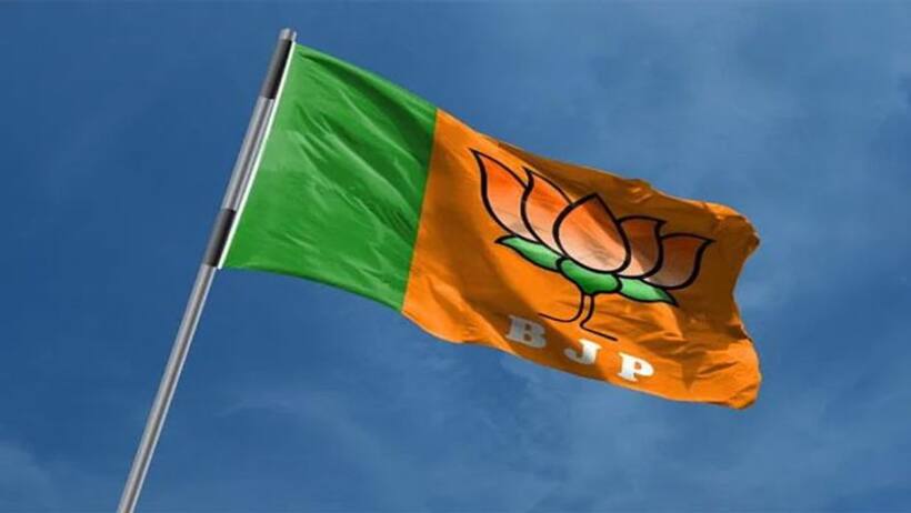 Inside Story: यूपी चुनाव में हर हाल में जीत की इच्छुक BJP ने काटा नौ विधायकों का पत्ता,नए चेहरों पर लगाया दांव