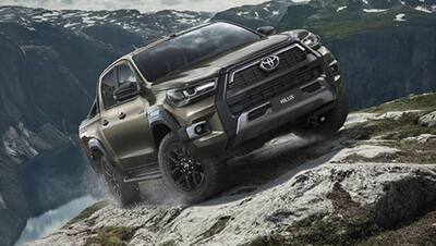 Toyota Hilux pick-up कुछ घंटों में कर दिया जाएगा लॉन्च, लुक और खूबियों में देगा Fortuner को टक्कर