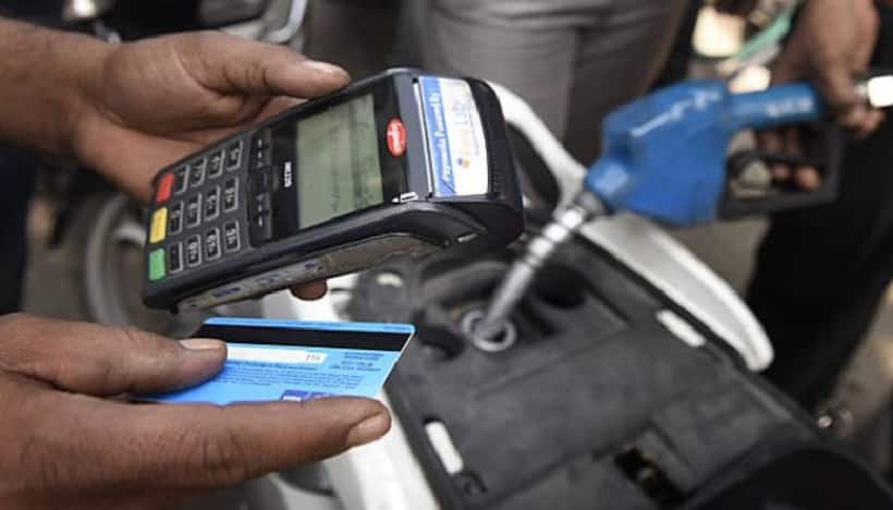 Petrol and diesel prices today: దూర ప్రయాణాలకు వెళ్తున్నారా..అయితే ఆదివారం పెట్రోల్, డీజిల్ ధరలు ఇవే..