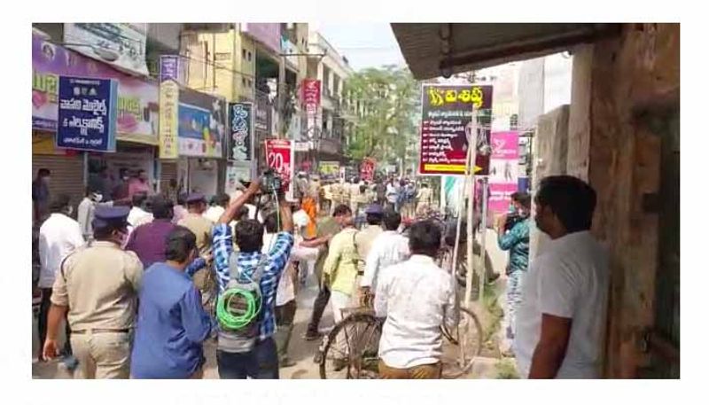 Tension prevails after TDP, YCP  workers clashes in Gudivada