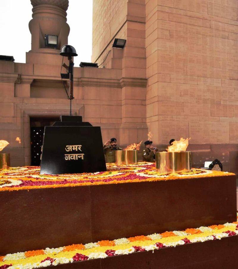 Fallen soldier's rifle and helmet shifted from India Gate to War Memorial